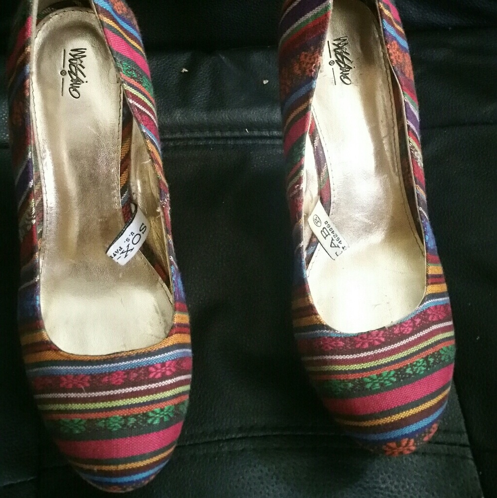 Shoes - Picture 2 of 2